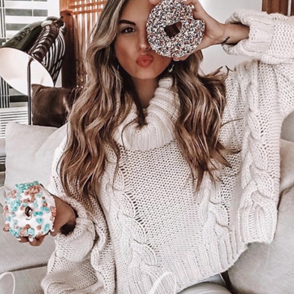 LAST💕 Ivory Chunky Knit Turtleneck Sweater - Picture 2 of 8